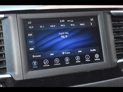 2019 Chrysler Pacifica Touring L   - Photo 10 - Mesa, AZ 85201