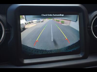 2019 Jeep Wrangler Unlimited Sahara   - Photo 11 - Mesa, AZ 85201