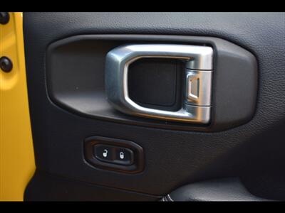 2019 Jeep Wrangler Unlimited Sahara   - Photo 39 - Mesa, AZ 85201