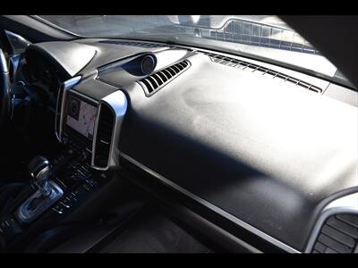 2017 Porsche Cayenne S E-Hybrid   - Photo 37 - Mesa, AZ 85201