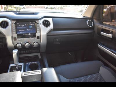 2021 Toyota Tundra SR5   - Photo 33 - Mesa, AZ 85201