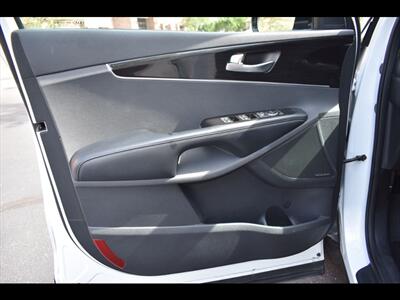 2019 Kia Sorento EX V6 - Photo 16 - Mesa, AZ 85201