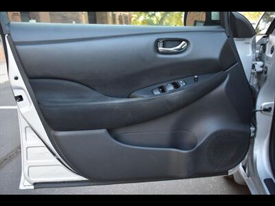 2016 Nissan LEAF SV   - Photo 17 - Mesa, AZ 85201