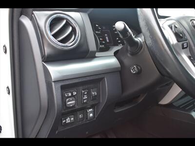 2019 Toyota Tundra Platinum   - Photo 14 - Mesa, AZ 85201