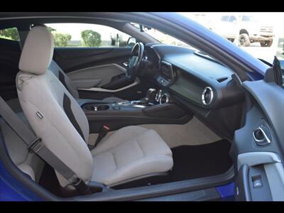 2021 Chevrolet Camaro LT - Photo 25 - Mesa, AZ 85201