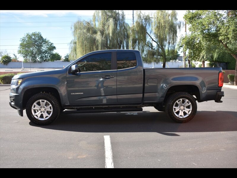 2019 Chevrolet Colorado LT photo 3