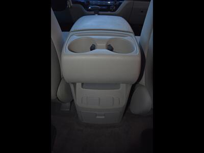 2019 Kia Sedona LX   - Photo 30 - Mesa, AZ 85201