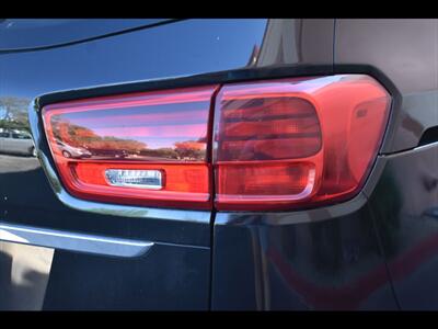 2019 Kia Sedona LX   - Photo 52 - Mesa, AZ 85201