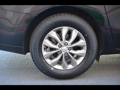 2019 Kia Sedona LX   - Photo 39 - Mesa, AZ 85201