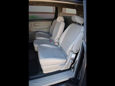 2019 Kia Sedona LX   - Photo 20 - Mesa, AZ 85201