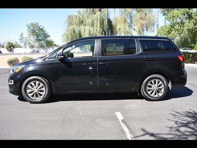 2019 Kia Sedona LX   - Photo 4 - Mesa, AZ 85201