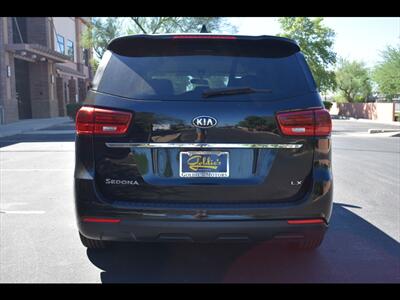 2019 Kia Sedona LX   - Photo 9 - Mesa, AZ 85201