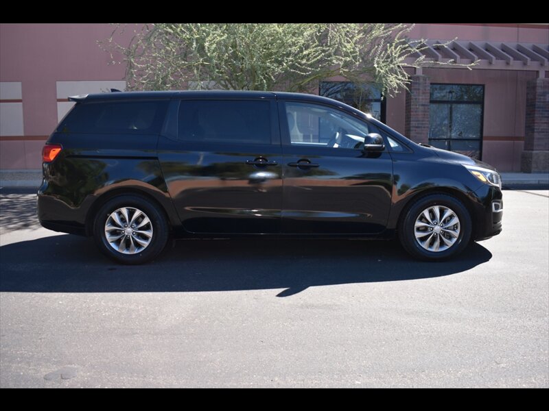 2019 Kia Sedona LX   - Photo 1 - Mesa, AZ 85201