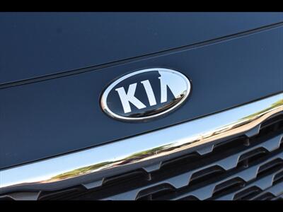 2019 Kia Sedona LX   - Photo 46 - Mesa, AZ 85201