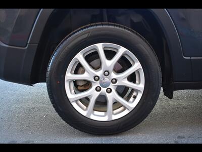 2018 Jeep Cherokee Latitude Plus   - Photo 38 - Mesa, AZ 85201