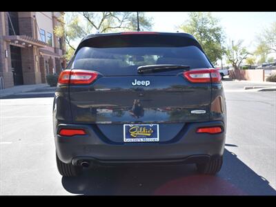 2018 Jeep Cherokee Latitude Plus   - Photo 9 - Mesa, AZ 85201