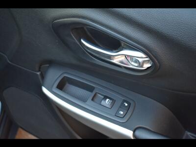 2018 Jeep Cherokee Latitude Plus   - Photo 36 - Mesa, AZ 85201