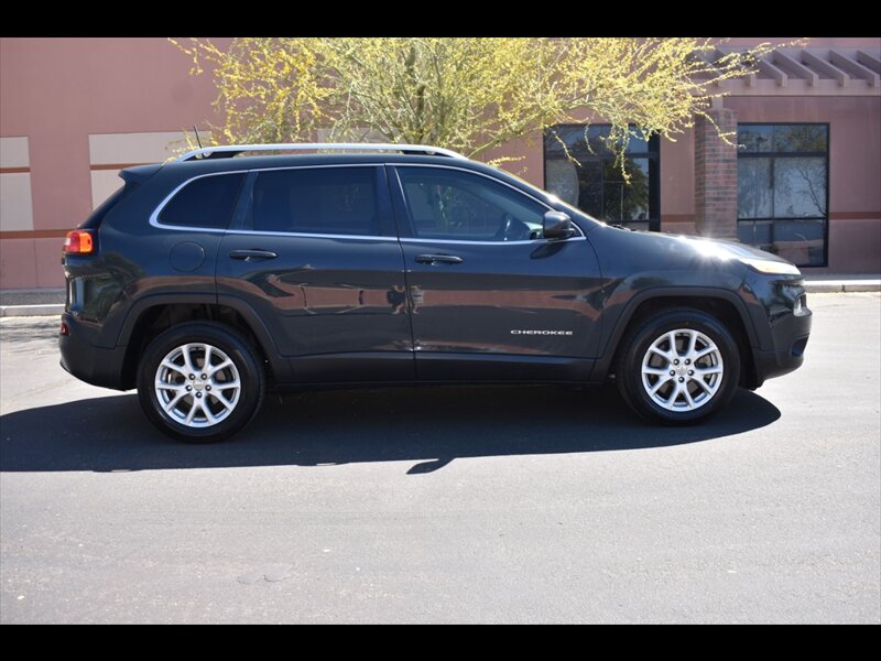 2018 Jeep Cherokee Latitude Plus   - Photo 1 - Mesa, AZ 85201