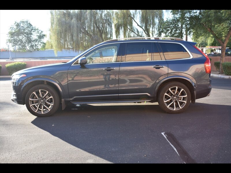 2018 Volvo XC90 T6 Momentum photo 3