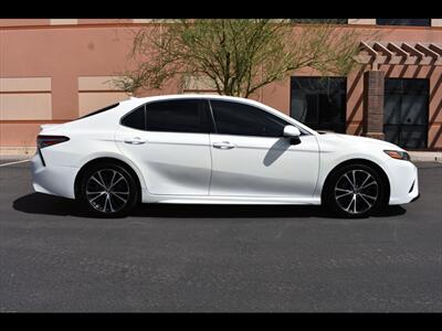 2020 Toyota Camry SE   - Photo 1 - Mesa, AZ 85201
