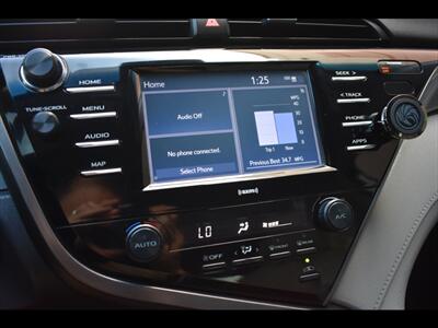 2020 Toyota Camry SE   - Photo 10 - Mesa, AZ 85201