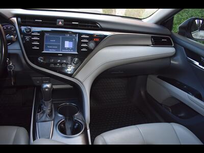 2020 Toyota Camry SE   - Photo 29 - Mesa, AZ 85201