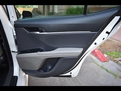 2020 Toyota Camry SE   - Photo 27 - Mesa, AZ 85201