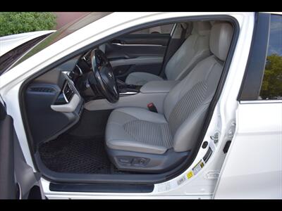 2020 Toyota Camry SE   - Photo 15 - Mesa, AZ 85201