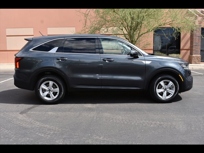 2022 Kia Sorento LX   - Photo 1 - Mesa, AZ 85201
