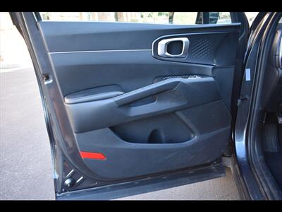 2022 Kia Sorento LX - Photo 17 - Mesa, AZ 85201