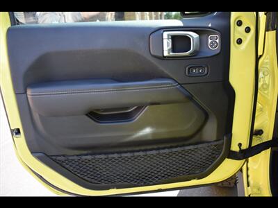 2023 Jeep Wrangler Sahara   - Photo 19 - Mesa, AZ 85201