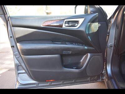 2015 Nissan Pathfinder Platinum V6 - Photo 18 - Mesa, AZ 85201