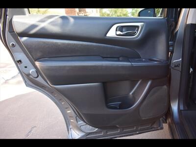 2015 Nissan Pathfinder Platinum V6 - Photo 24 - Mesa, AZ 85201
