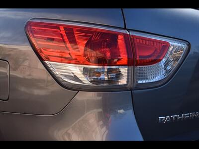 2015 Nissan Pathfinder Platinum V6 - Photo 52 - Mesa, AZ 85201