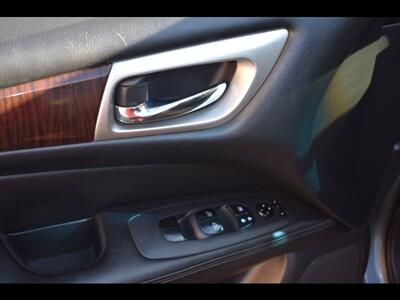 2015 Nissan Pathfinder Platinum V6 - Photo 19 - Mesa, AZ 85201