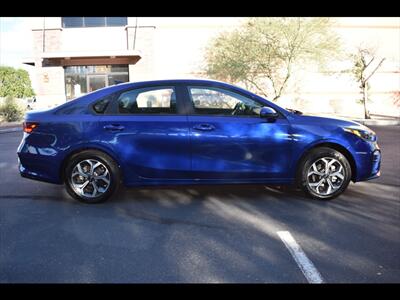 2021 Kia Forte LXS - Photo 1 - Mesa, AZ 85201