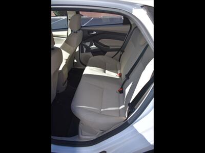 2018 Ford Focus SE - Photo 19 - Mesa, AZ 85201