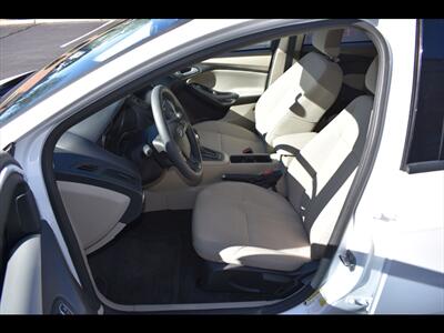 2018 Ford Focus SE - Photo 15 - Mesa, AZ 85201