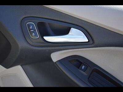 2018 Ford Focus SE - Photo 33 - Mesa, AZ 85201