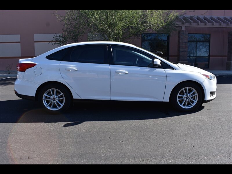 2018 Ford Focus SE   - Photo 1 - Mesa, AZ 85201