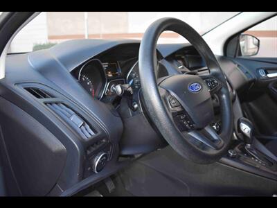 2017 Ford Focus SE   - Photo 15 - Mesa, AZ 85201