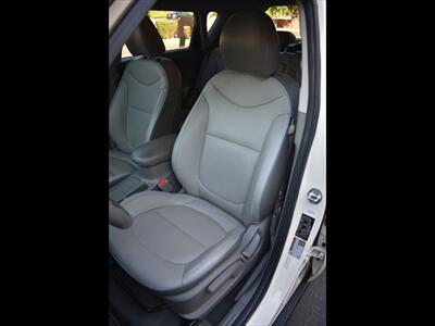2017 Kia Soul EV +   - Photo 17 - Mesa, AZ 85201
