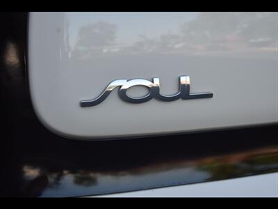 2017 Kia Soul EV +   - Photo 50 - Mesa, AZ 85201