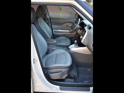 2017 Kia Soul EV +   - Photo 33 - Mesa, AZ 85201