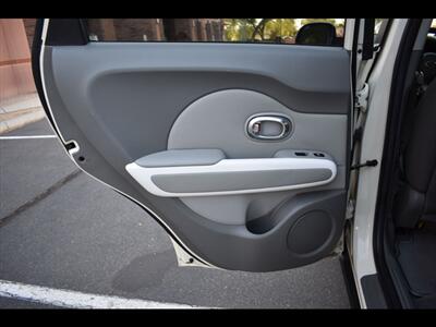 2017 Kia Soul EV +   - Photo 22 - Mesa, AZ 85201