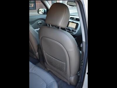 2017 Kia Soul EV +   - Photo 27 - Mesa, AZ 85201