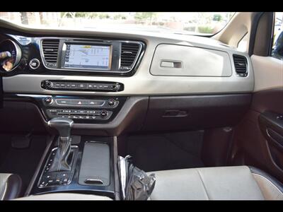2018 Kia Sedona SXL - Photo 33 - Mesa, AZ 85201