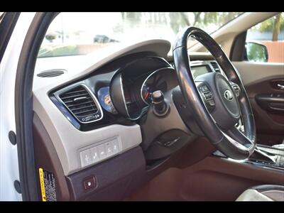 2018 Kia Sedona SXL - Photo 15 - Mesa, AZ 85201