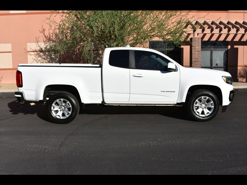 2022 Chevrolet Colorado LT   - Photo 1 - Mesa, AZ 85201