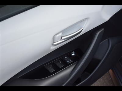 2021 Toyota Corolla Hatchback SE - Photo 18 - Mesa, AZ 85201